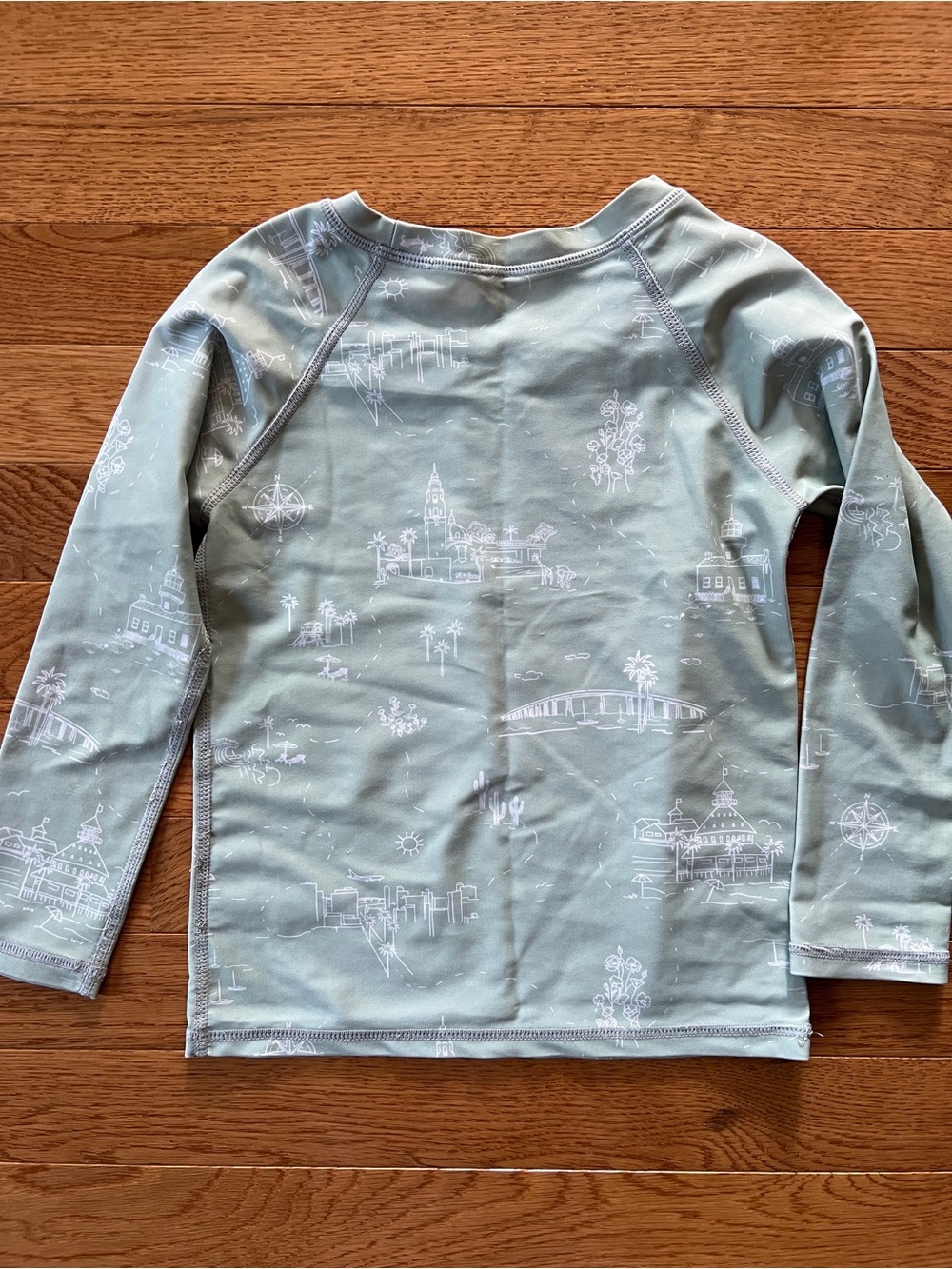 Rylee + Cru Rashguard - Picture 3 of 4